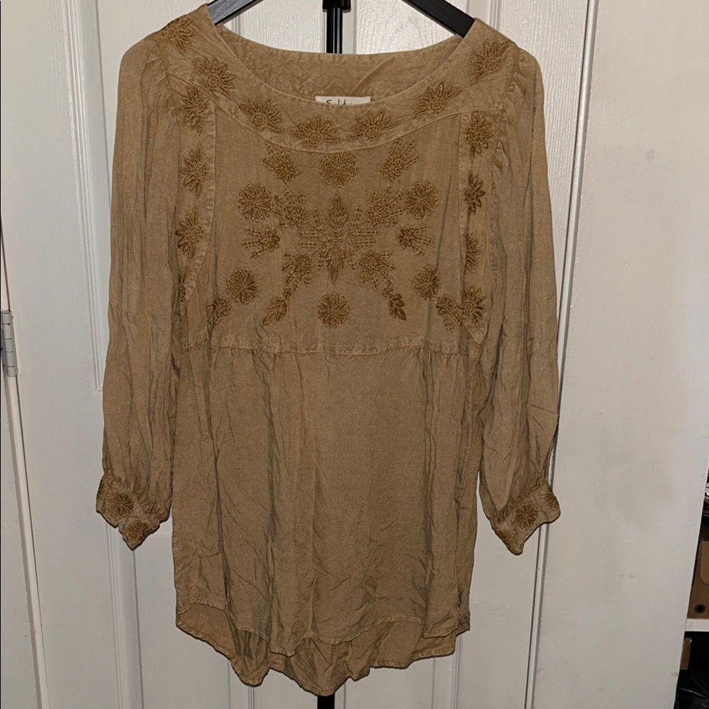 Solitaire Beige Embroidered Blouse